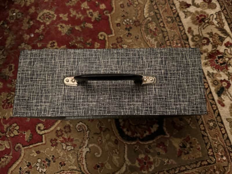 1967 Supro Bantam - top with carry handle - Pauls Guitar Hideout