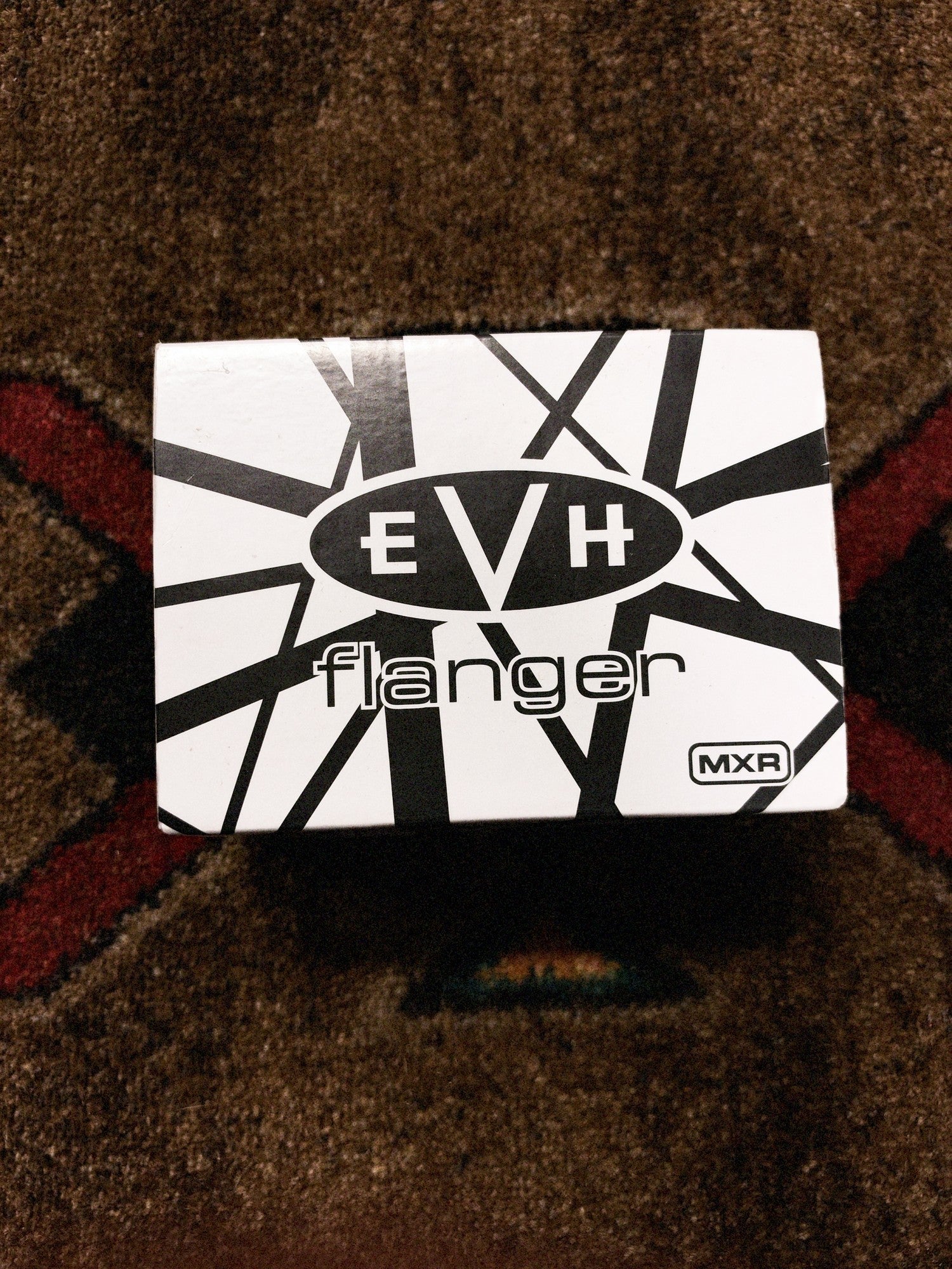 MXR EVH117 Flanger, white with black stripes: its MXR EVH Flanger box
