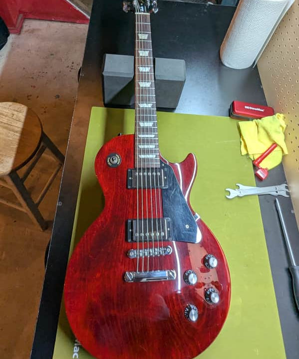 2019-2024 Gibson Les Paul Studio Wine Red - front full body - Pauls Guitar Hideout