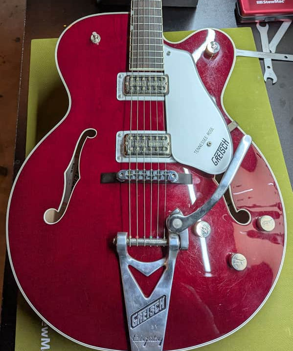 2003-2006 Gretsch G6119 Tennessee Rose - body front pickups and controls close-up - Pauls Guitar Hideout