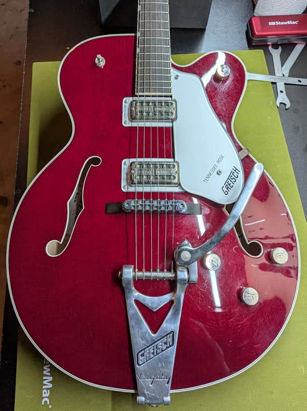 2003-2006 Gretsch G6119 Tennessee Rose - body front pickups and controls close-up - Pauls Guitar Hideout
