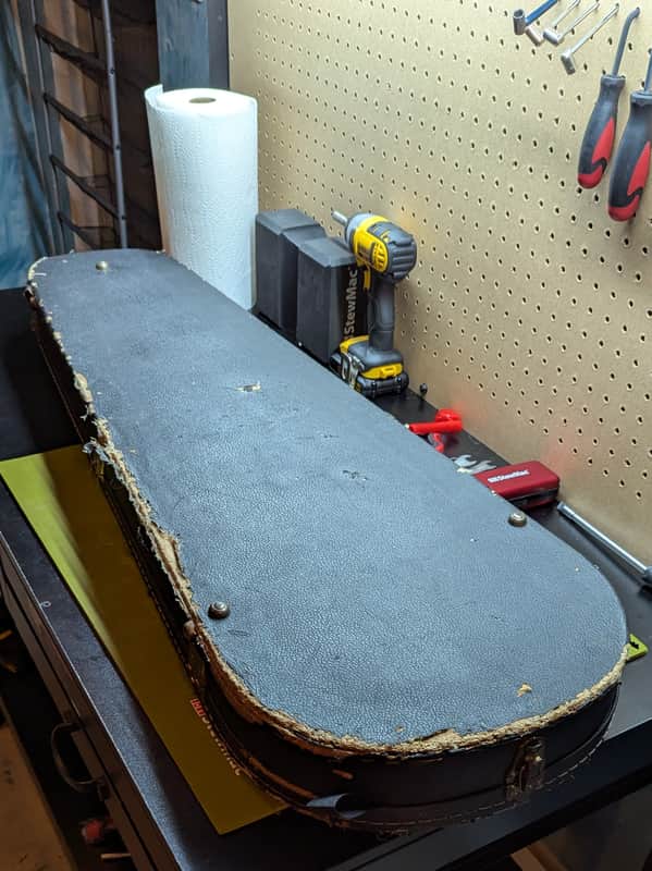 80s Schecter Dream Machine - case side profile with wear - Pauls Guitar Hideout