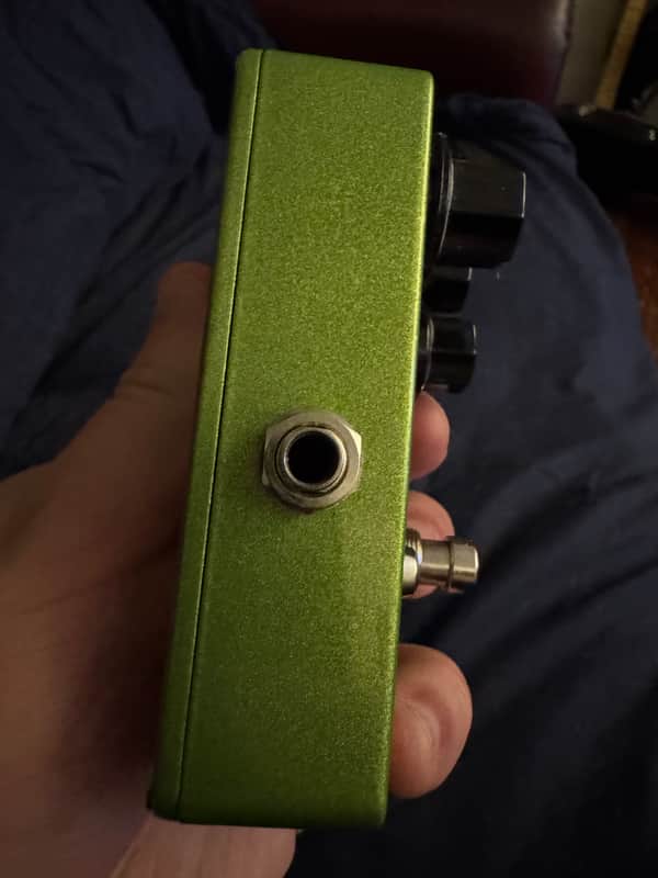 2013-2014 EarthQuaker Devices Hummingbird V2 - left side output jack - Pauls Guitar Hideout