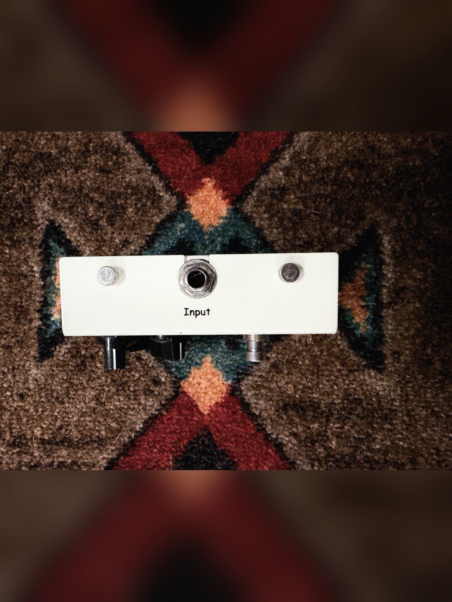Fulltone OCD V2, white: right side with the input jack between two thumbscrews