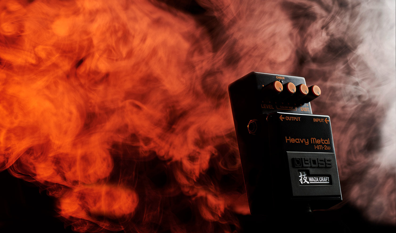 Boss HM-2W - Waza Craft Heavy Metal, angle view