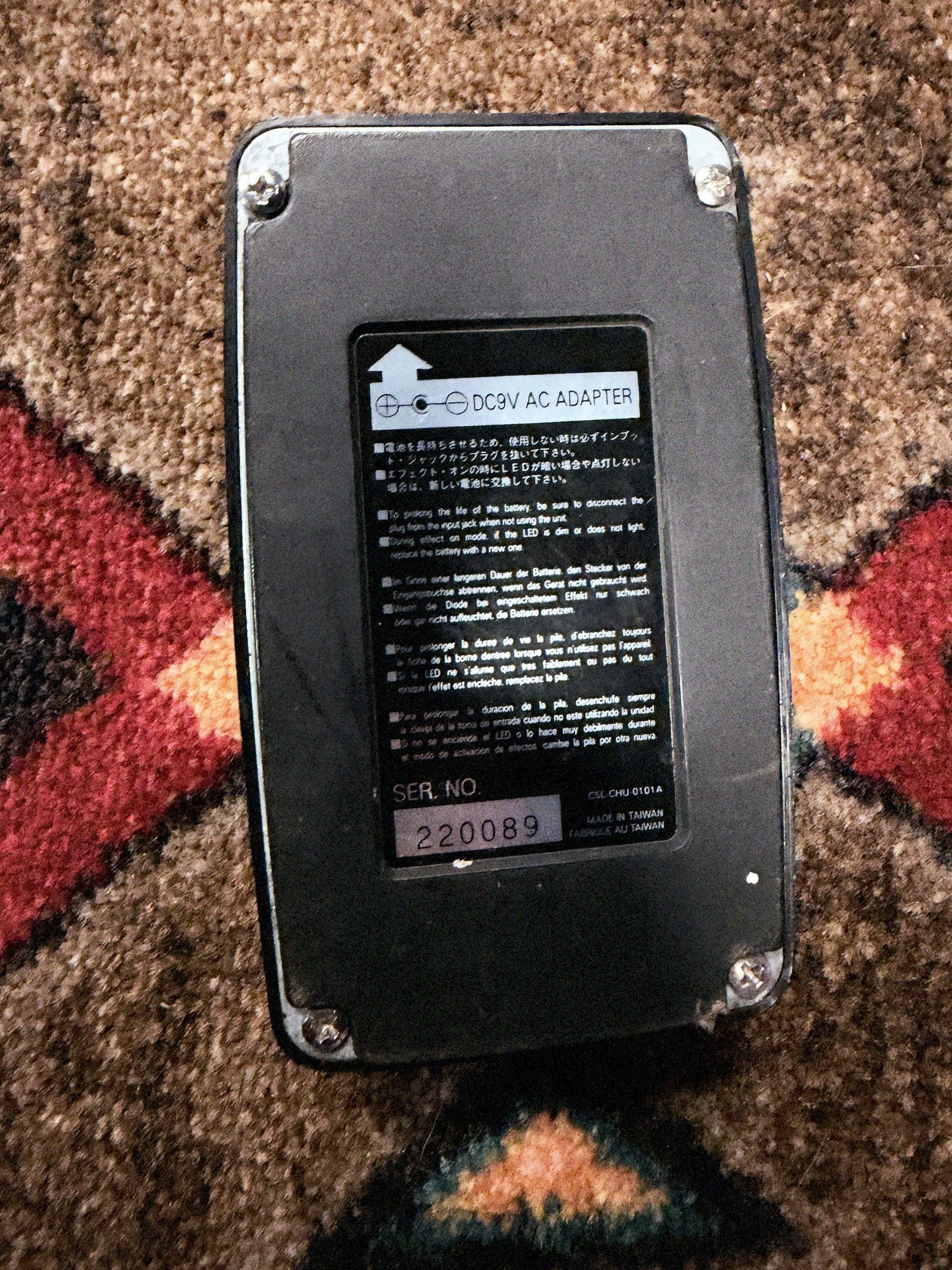 Ibanez Soundtank FL5 Flanger, black: bottom with the 9V adapter label, serial number 220089 and Made in Taiwan