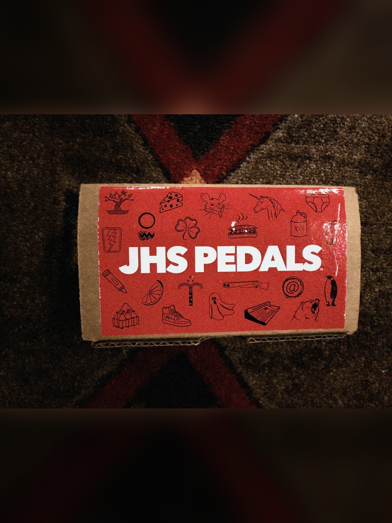 JHS AT+, red: top of the box with the JHS Pedals graphic