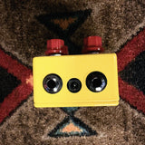 JHS Double Dragon Lo-Fi Octave Device, yellow: top end with two 1/4 inch jacks and the power jack between them