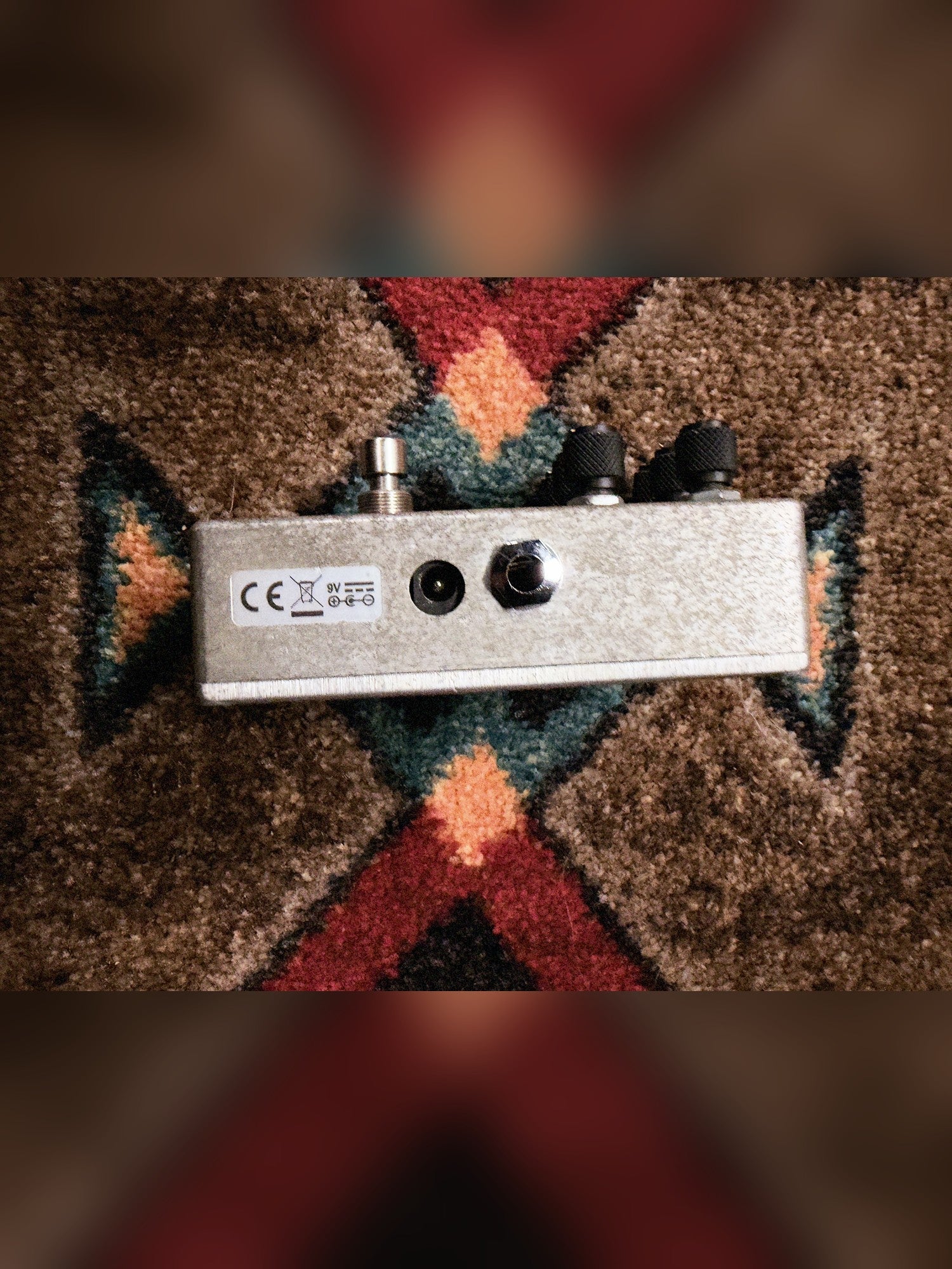 MXR Fullbore Metal, silver: right side with the input jack, the power jack and the 9 volt label