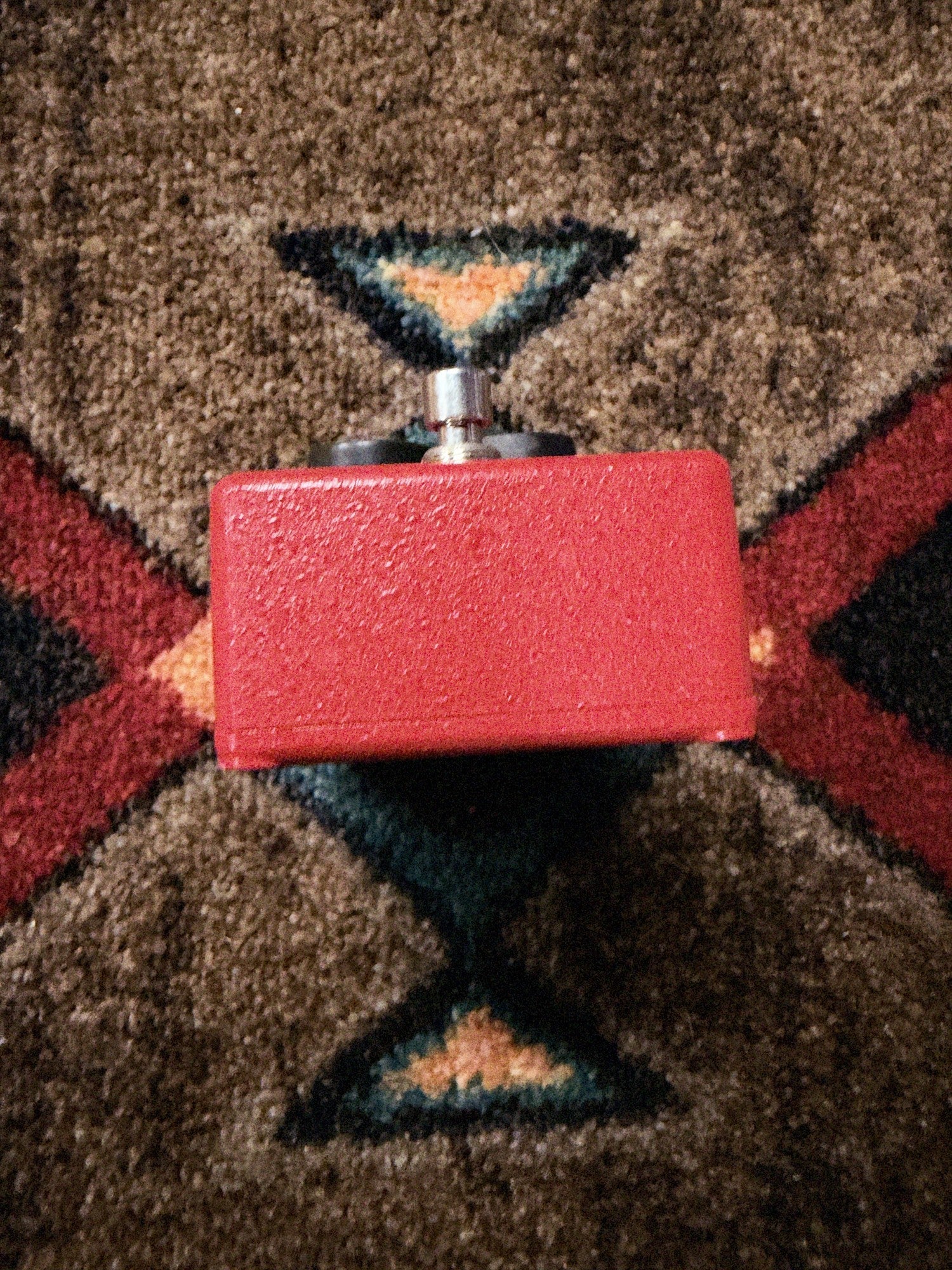 MXR M102 Dyna Comp, red: footswitch end of the enclosure