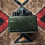 MXR M169 Carbon Copy Analog Delay, dark green sparkle: knob end of the enclosure