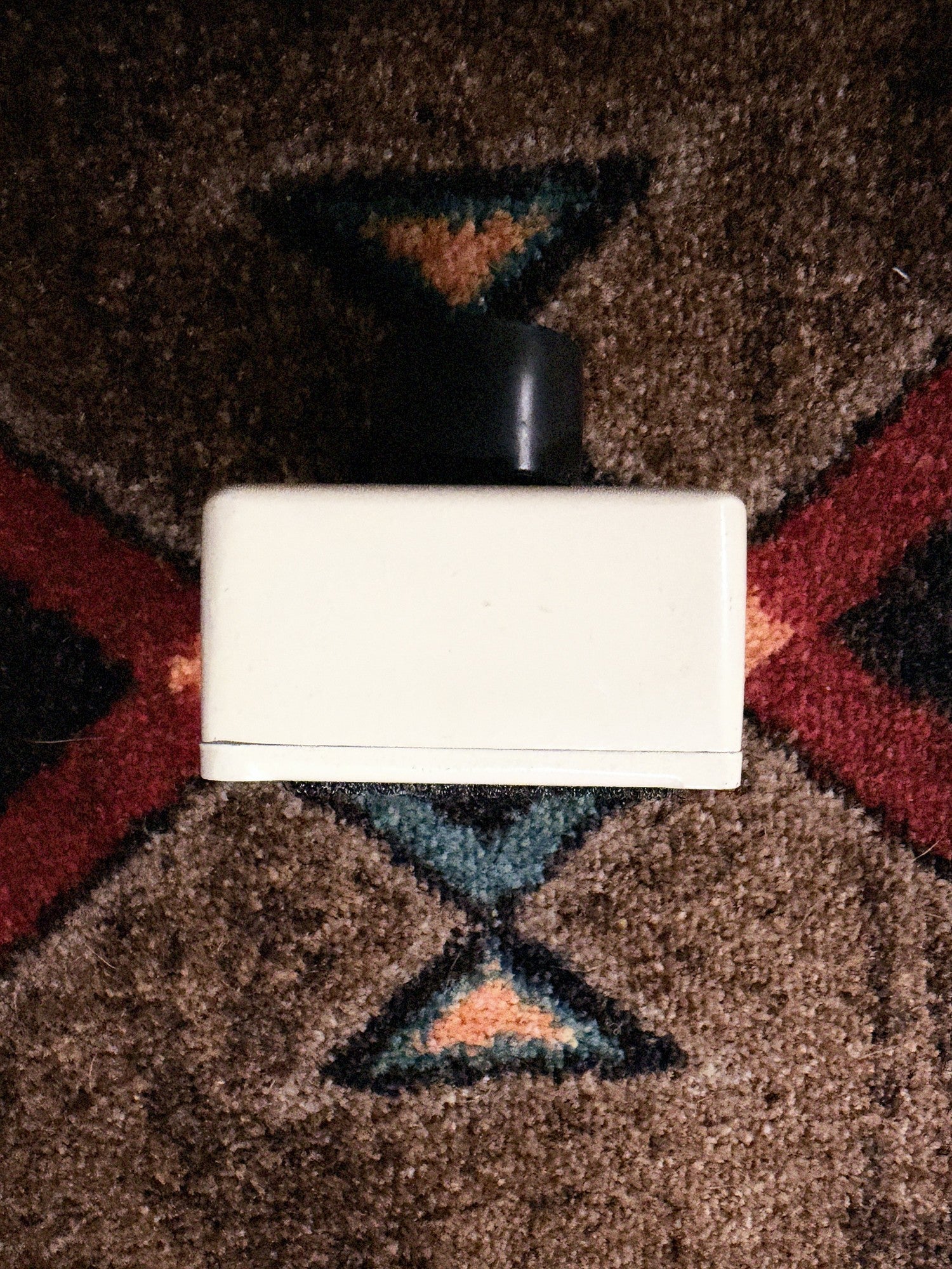 MXR Micro Amp, cream: knob end of the enclosure