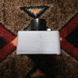 MXR Smart Gate, silver: knob end of the enclosure