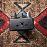 Neunaber Immerse Reverberator Mk II, black: back end with the power jack and the Kill Dry and Trails switches