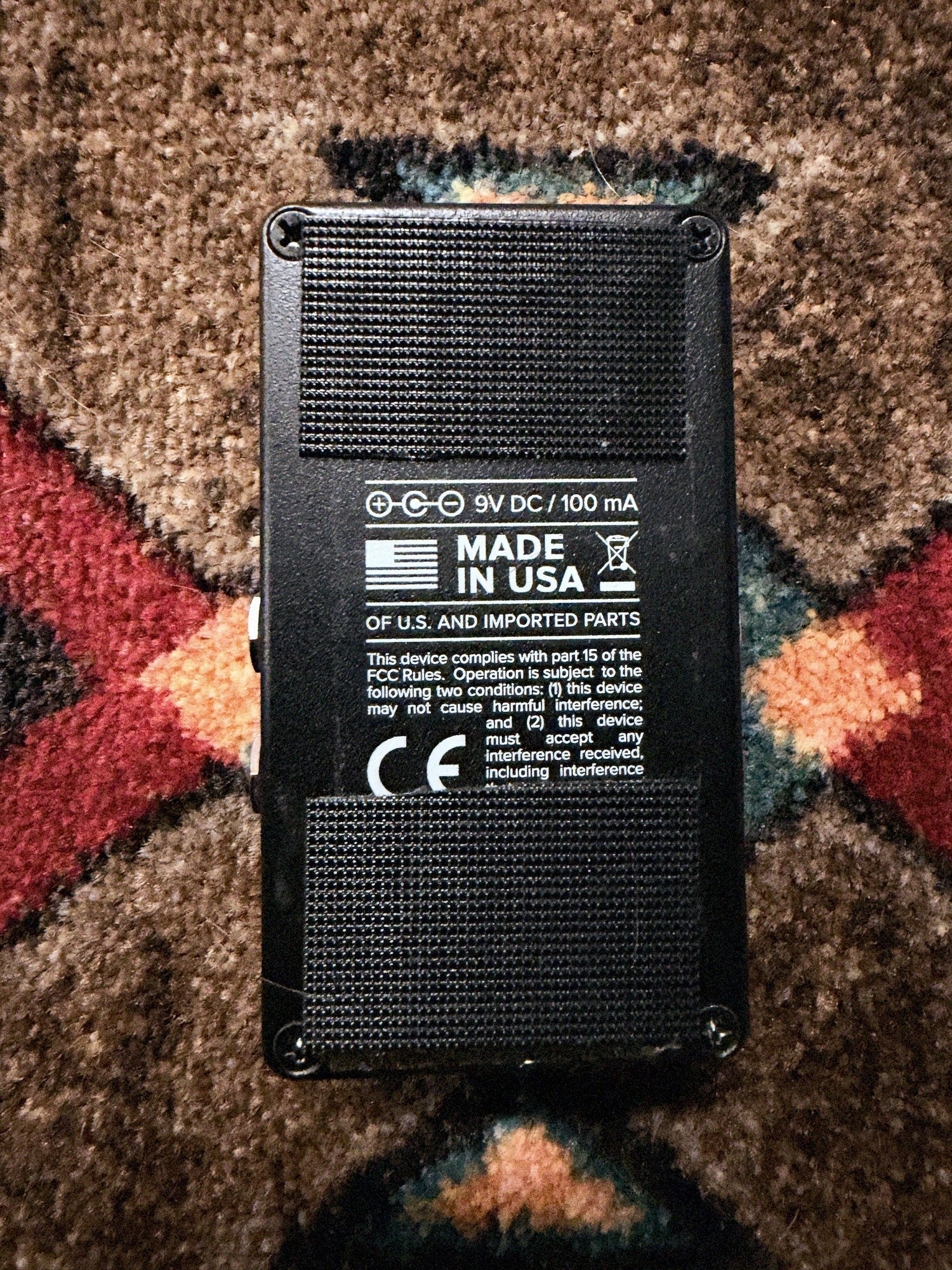 Neunaber Immerse Reverberator Mk II, black: bottom plate with the 9V DC, 100 mA and Made in USA label