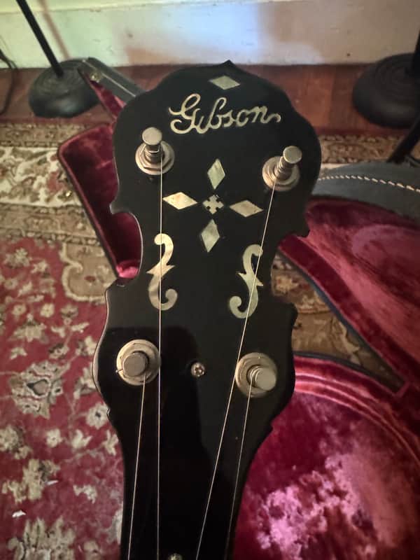 1974 Gibson Mastertone RB250 - headstock front with Gibson logo - Pauls Guitar Hideout