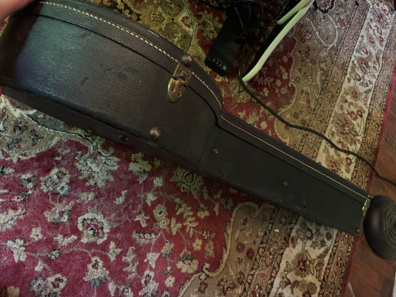 1974 Gibson Mastertone RB250 - hardshell case side detail - Pauls Guitar Hideout