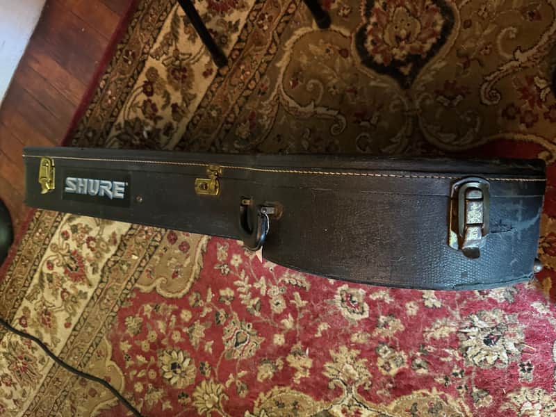 1974 Gibson Mastertone RB250 - hardshell case front latches - Pauls Guitar Hideout