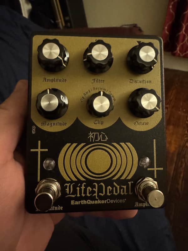 2020 EarthQuaker Devices Sunn O))) Life Pedal V2 - pedal top view with six knobs - Pauls Guitar Hideout