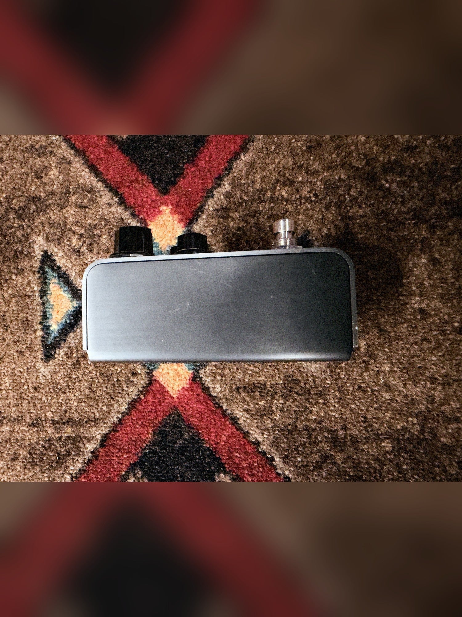 Strymon El Capistan dTape Echo V1, gunmetal gray: left side of the enclosure