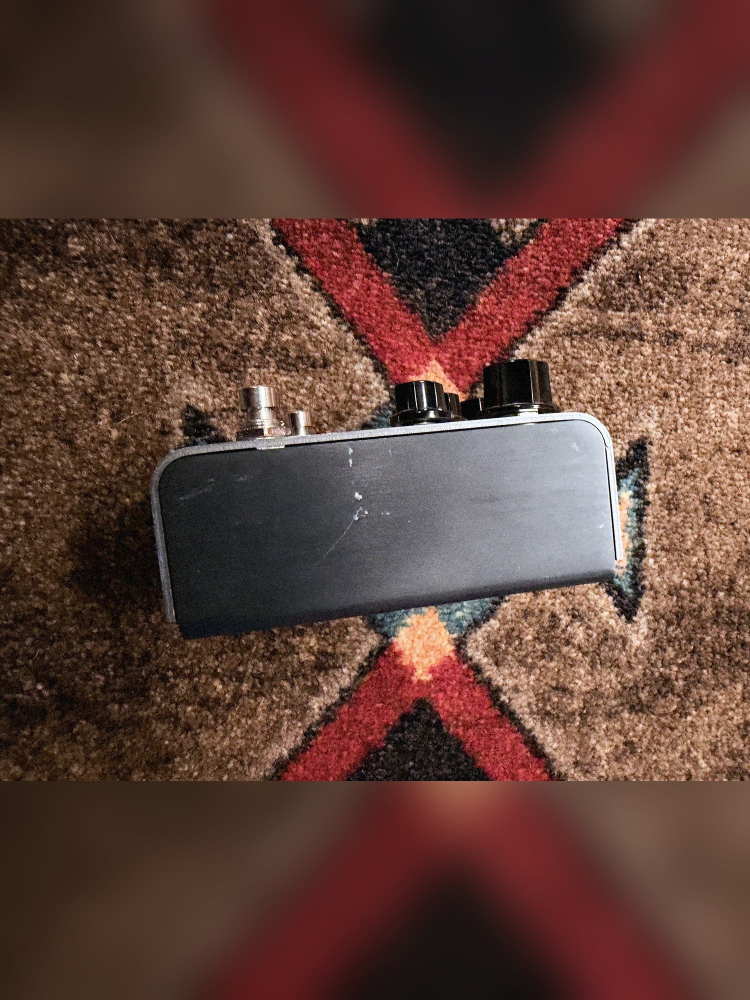 Strymon El Capistan dTape Echo V1, gunmetal gray: right side with chips and a long scratch in the finish