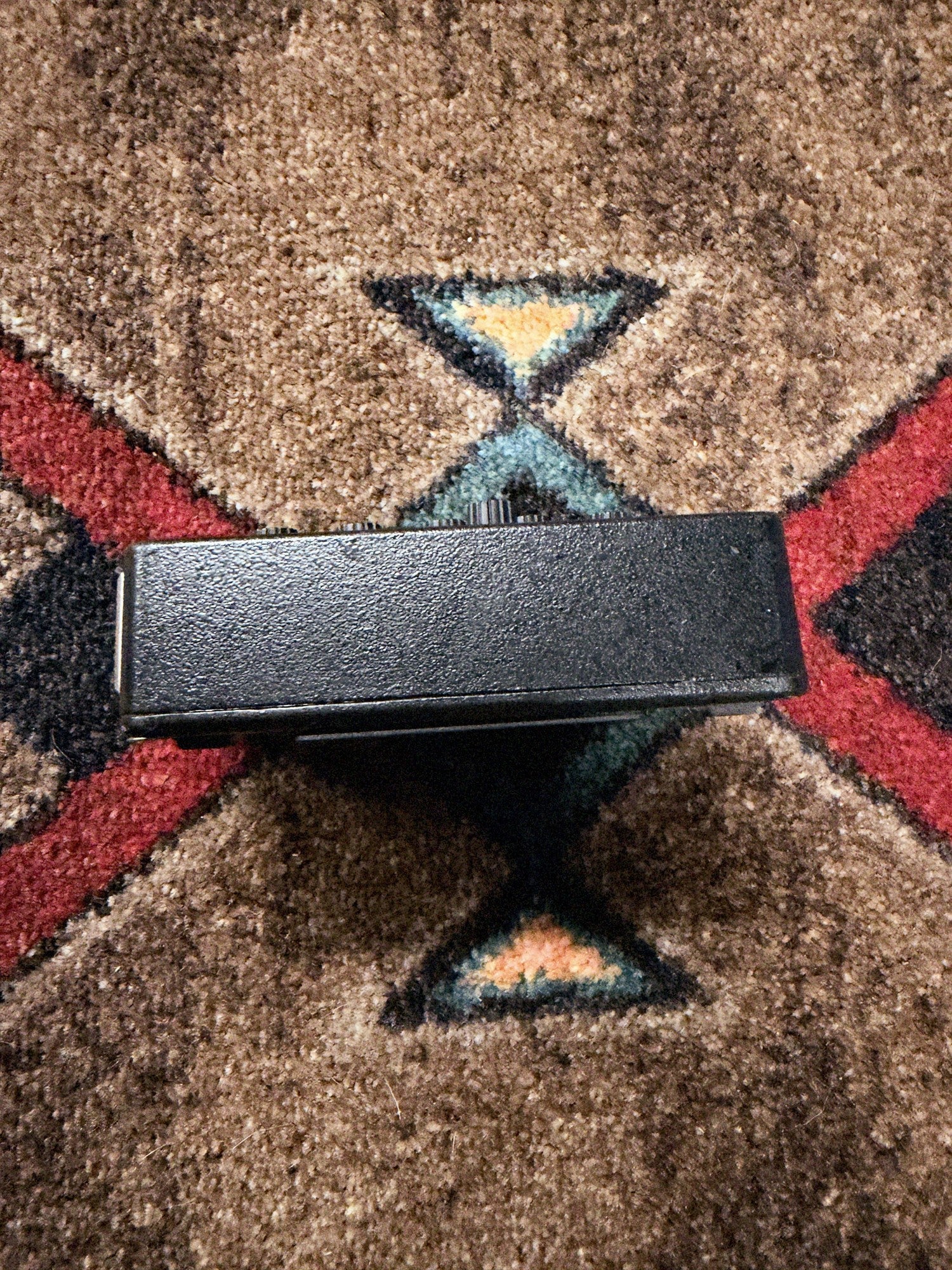 Tech 21 SansAmp Acoustic DI, black: front edge of the enclosure