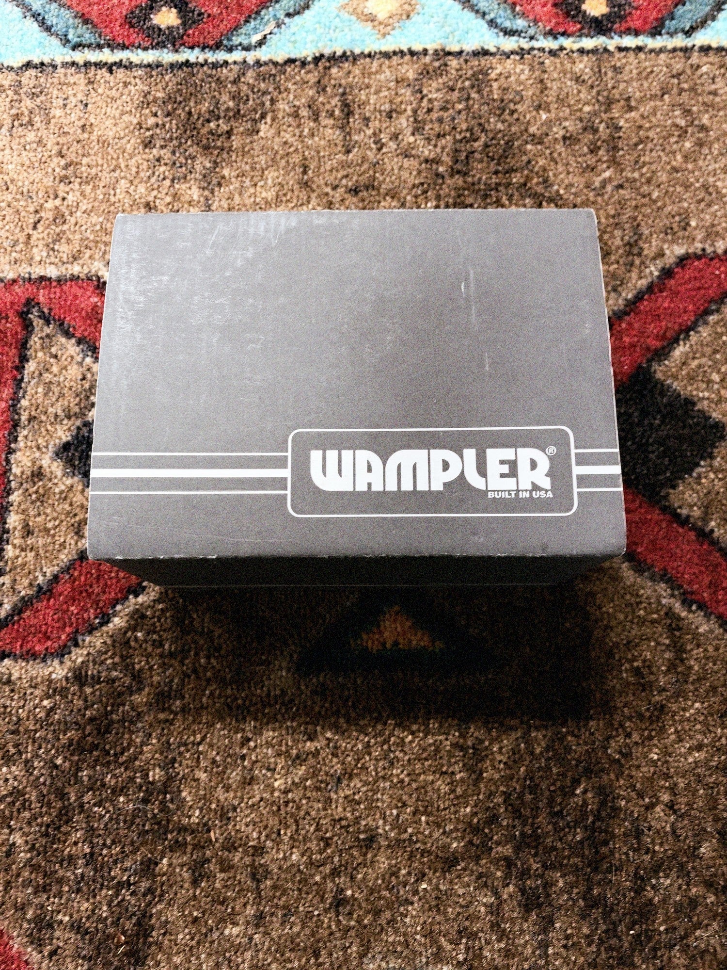Wampler Dual Fusion V2, Red Sparkle: lid of the Wampler box