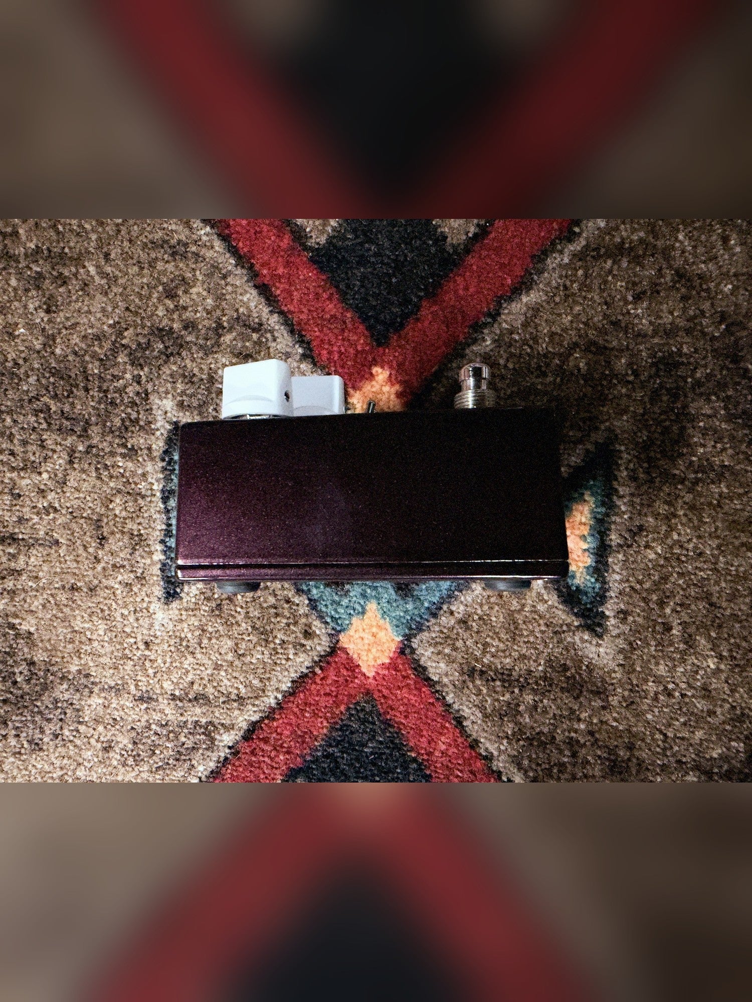 Wampler Dual Fusion V2, Red Sparkle: one side of the enclosure