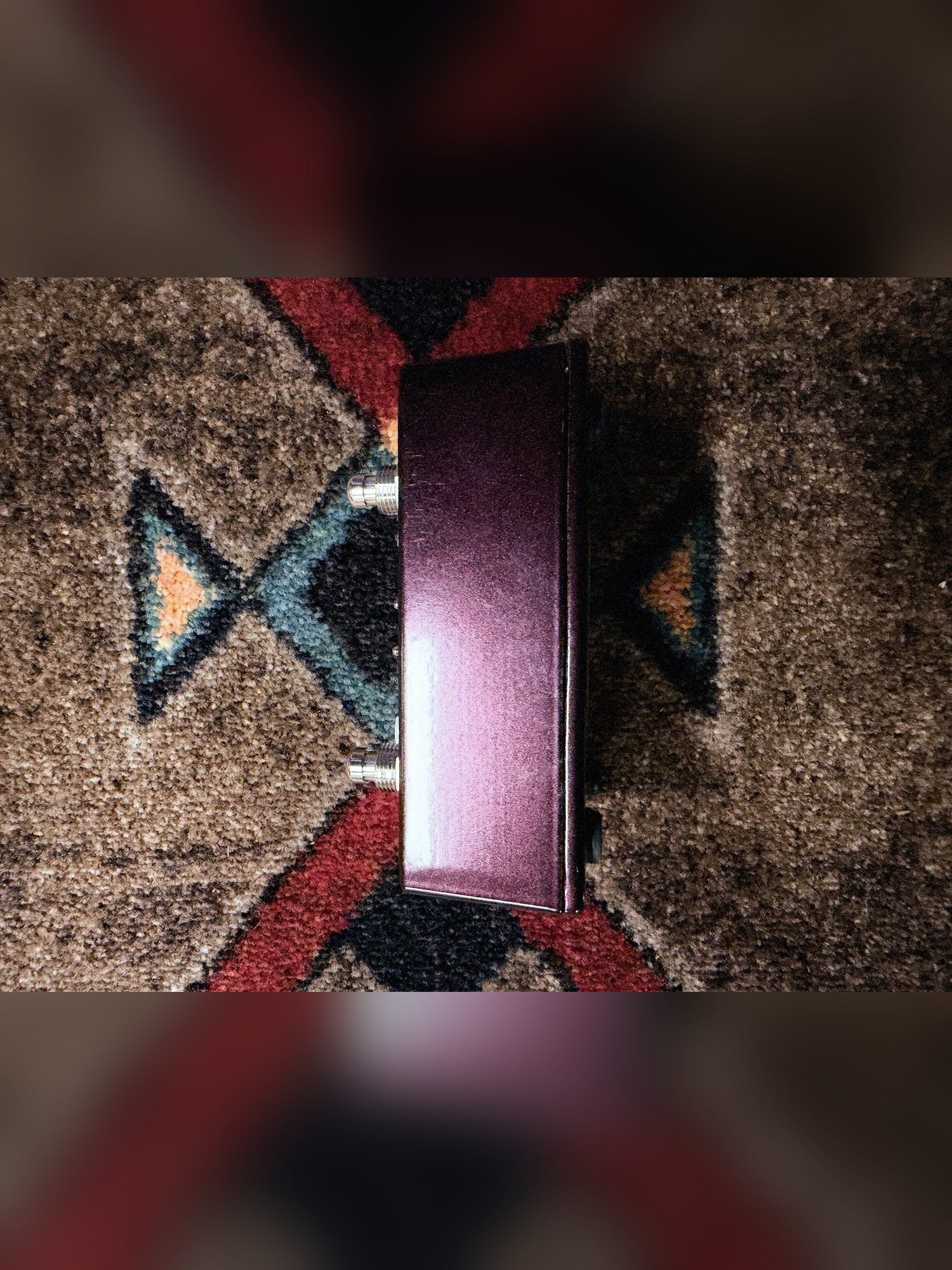 Wampler Dual Fusion V2, Red Sparkle: front edge below the two footswitches