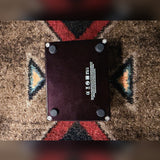Wampler Dual Fusion V2, Red Sparkle: bottom plate with four rubber feet and the printed FCC and CE marks
