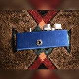 Wampler Ego Compressor V1, blue sparkle: right side with the input jack
